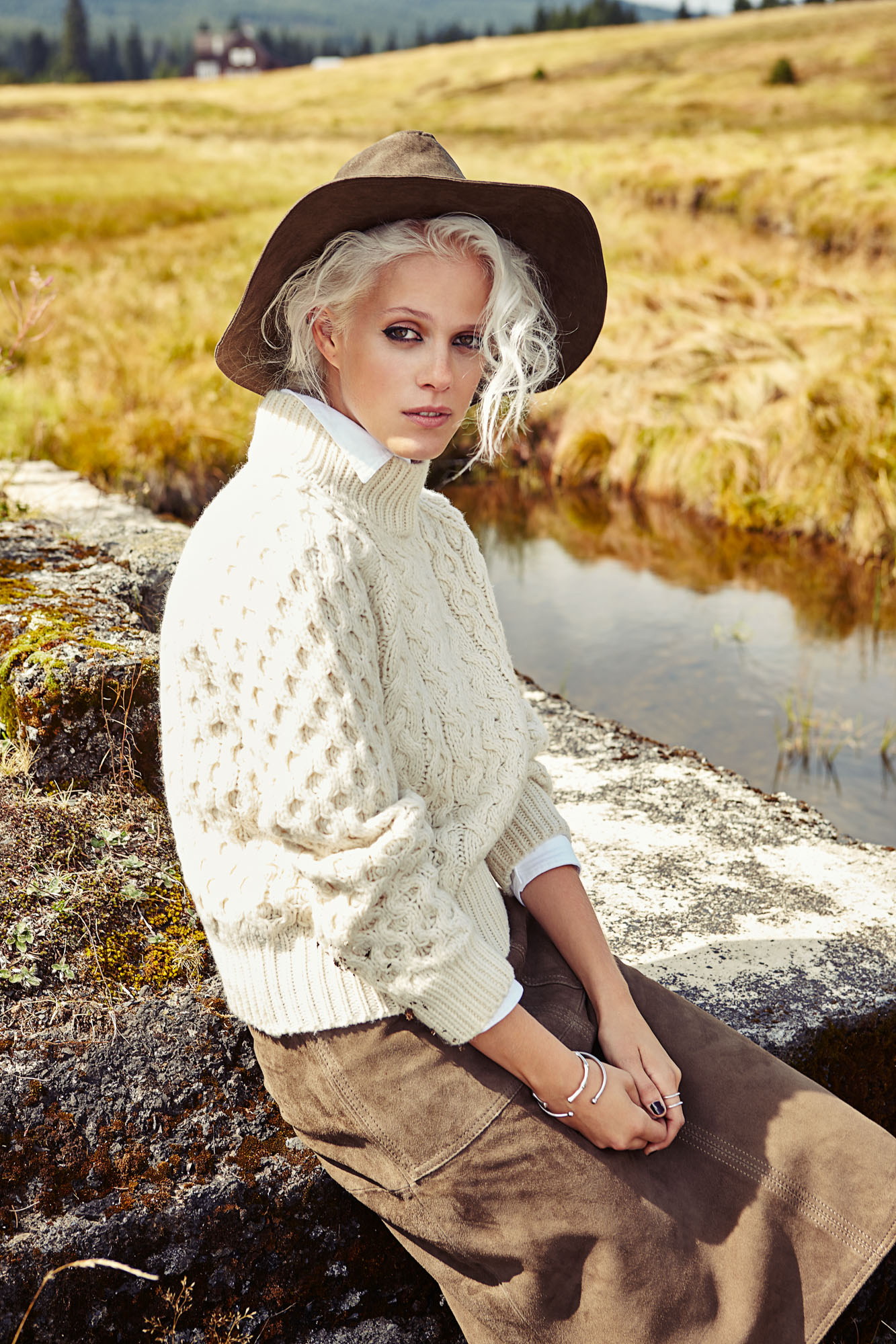 789970 ret color.jpg